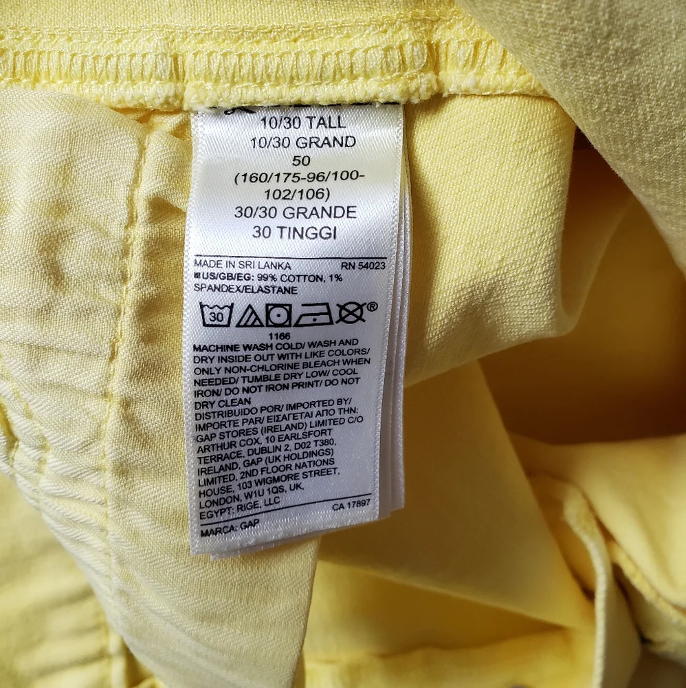 (Tall) NWT Gap Yellow High-Rise Cheeky Shorts